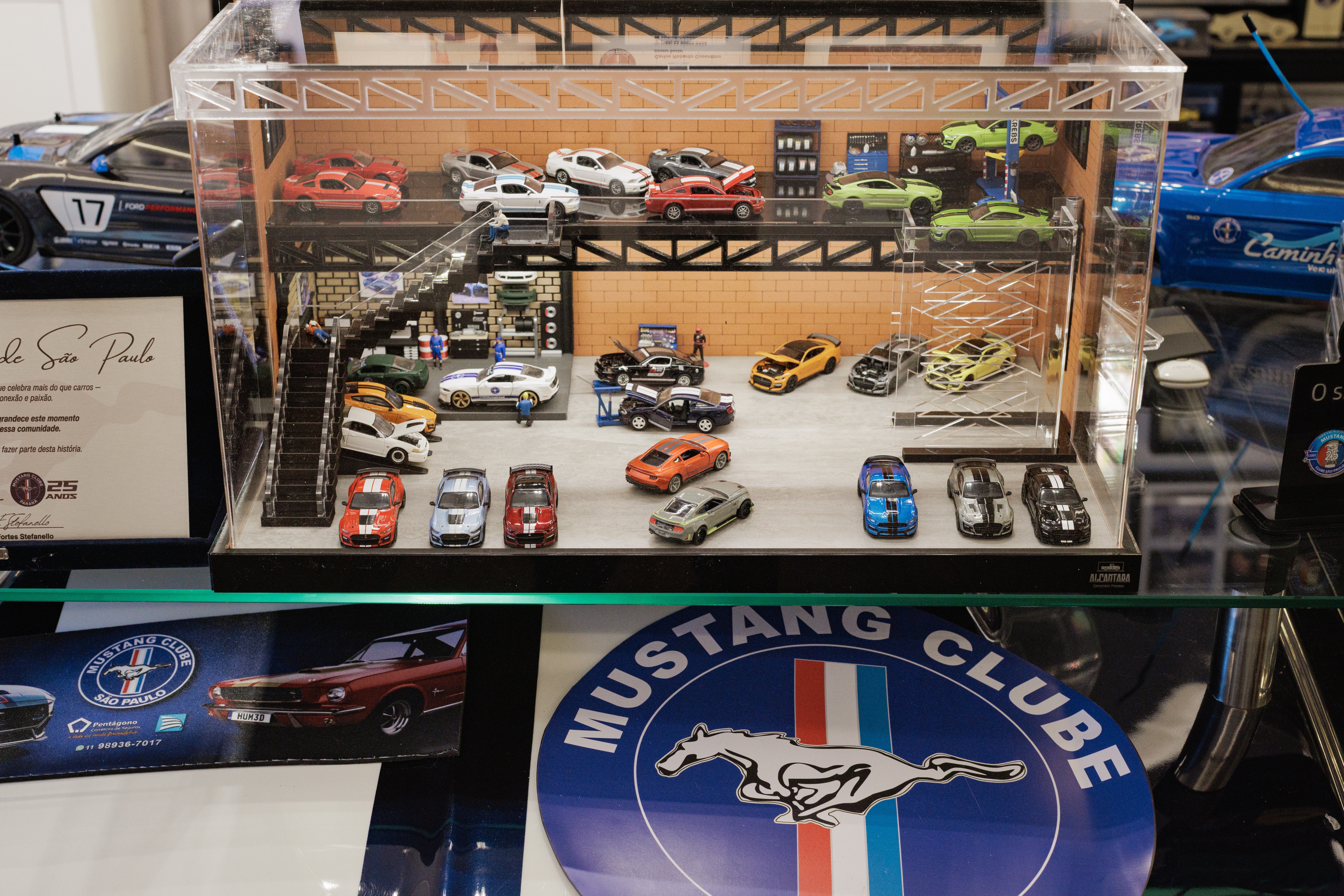 Coleção de miniaturas e artigos do Ford Mustang de Carlos Cosentino